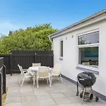 Pupa - 500m From The Sea By Interhome *