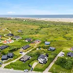 Pupa - 500m From The Sea By Interhome